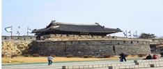 韓國水原華城，著名世界文化遺產，保存完整的傳統城牆與城門